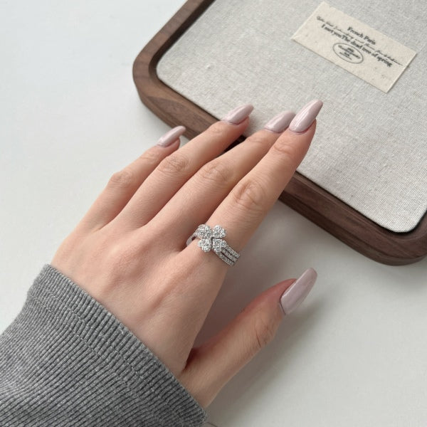 Petal Harmony Ring Set