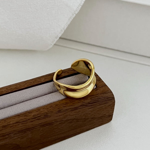 Elegant Edge Ring